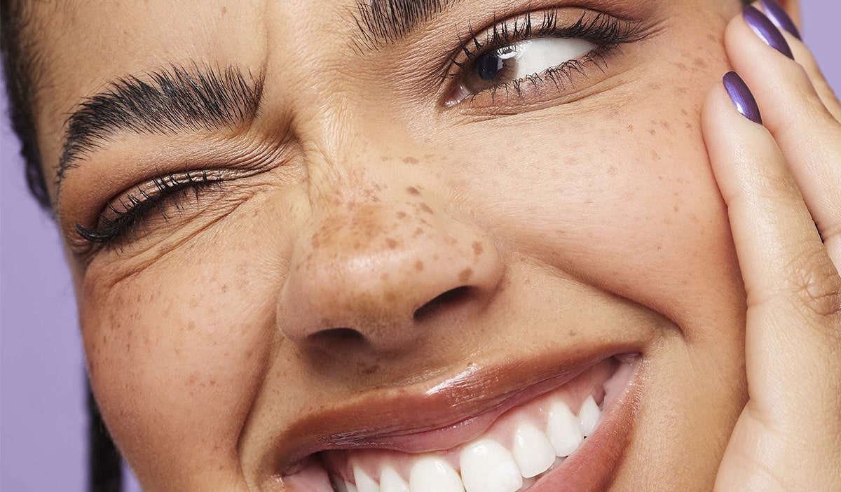 model wearing clean girl makeup trend