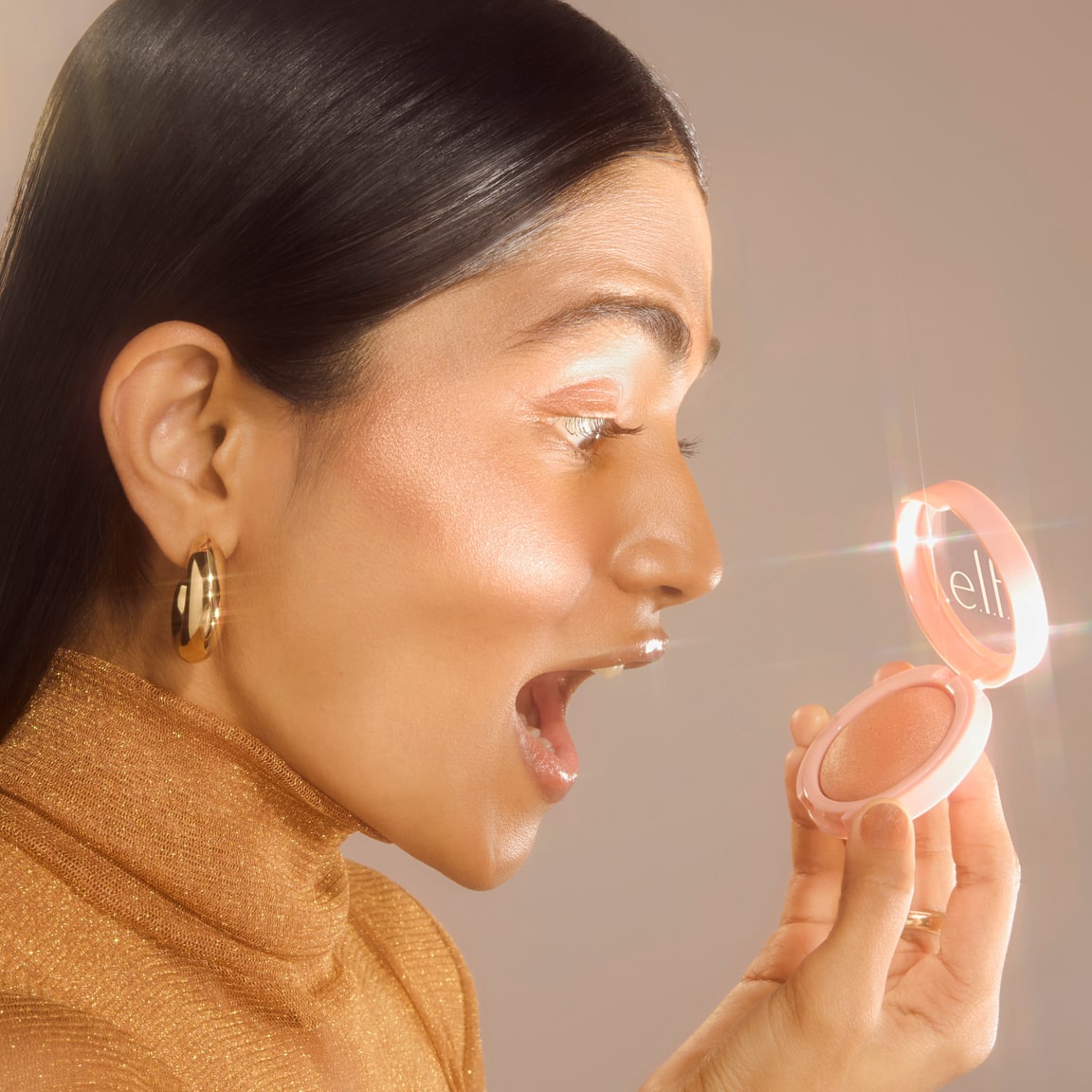 Diptea wears Coppertunist