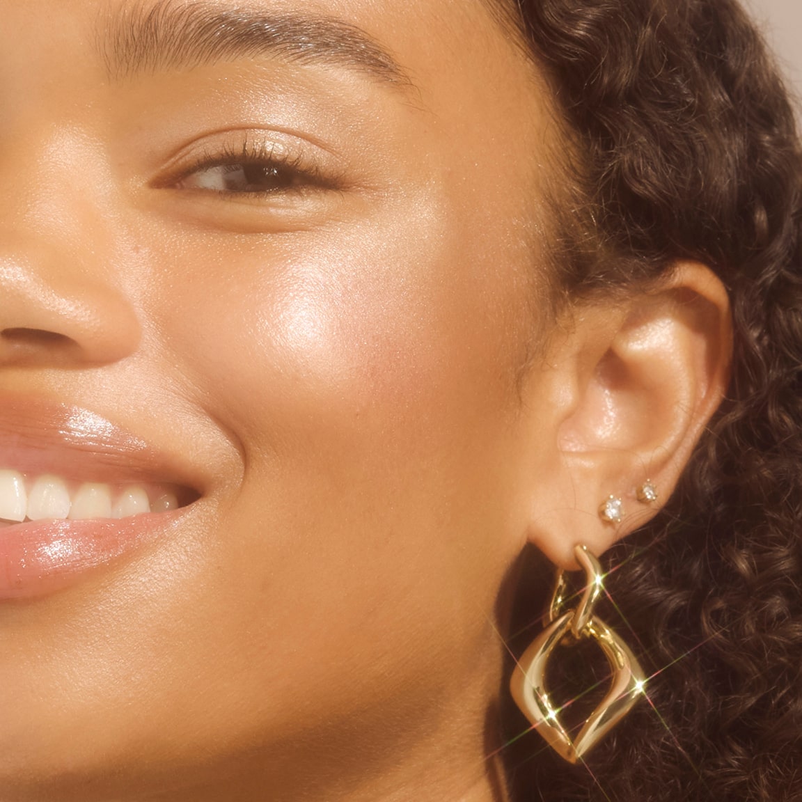 Rodny wears Prosecco Poppin’