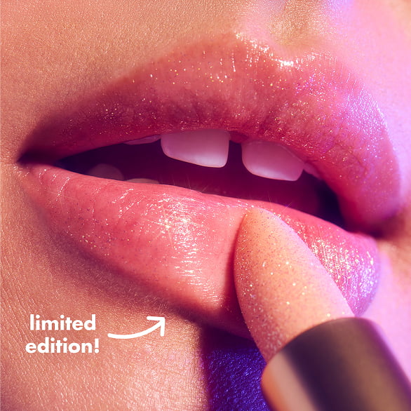 Breanna wears Pearlfection